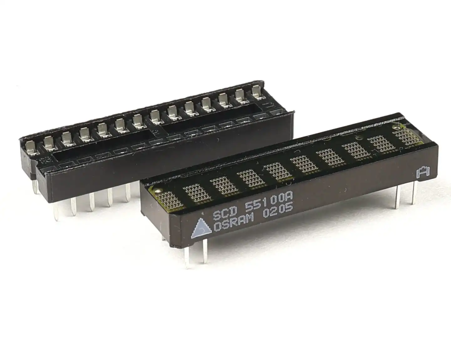 70054 | Osram SCD55100A intelligent 10-digit Dot-Matrix Display (red) and socket DIP-28